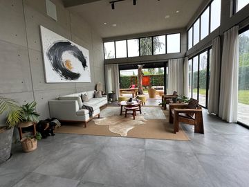 Casa Moderna y Lujosa con Piscina y Acabados  Premium ✨