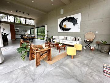 Casa Moderna y Lujosa con Piscina y Acabados  Premium ✨