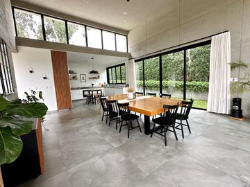 Casa Moderna y Lujosa con Piscina y Acabados  Premium ✨