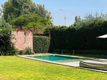 Casa Moderna y Lujosa con Piscina y Acabados  Premium ✨