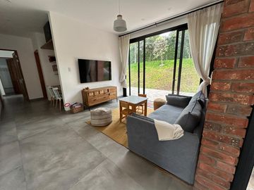 Casa Moderna y Lujosa con Piscina y Acabados  Premium ✨