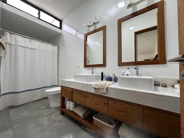 Casa Moderna y Lujosa con Piscina y Acabados  Premium ✨