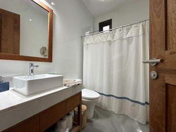 Casa Moderna y Lujosa con Piscina y Acabados  Premium ✨