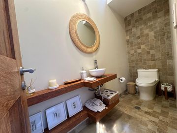Casa Moderna y Lujosa con Piscina y Acabados  Premium ✨