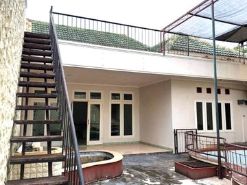 Rumah Luas dan Nyaman di Plemburan dekat Jalan Kaliurang