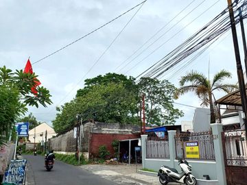Rumah Luas dan Nyaman di Plemburan dekat Jalan Kaliurang
