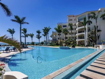 Condo frente al mar, alberca privada, spa, beach club, en venta, Zona hotelera, San Jose del Cabo