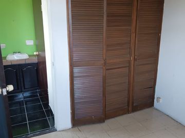 VENTA DE DTO EN INF. JUSTO MENDOZA, EN PRIMER PLANTA. MUY BUENA UBICACIÓN DENTRO DE LA PERIFERIA DE MORELIA