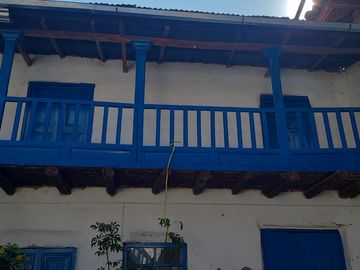 VENTA DE CASA COLONIAL EN EL CENTRO DE CALCA 90M2 IDEAL PARA CONSTRUCCION DE HOTEL