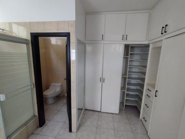 VENTA CASA URB. BOSQUES DEL SALADO AL FRENTE DE CIUDAD COLON (VIVI)