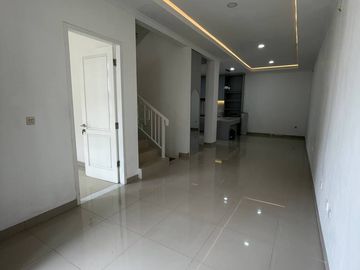 Rumah Mtr BSD Serpong, Baru 2 LANTAI, Mewah Harga Murah Townhouse Exclusive di Tangerang Jual Dijual