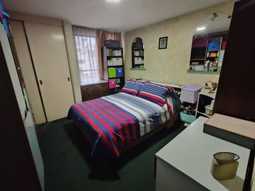 PRECIOSA CASA A UN COSTADO DE PLAZA ZAPAMUNDI Y AZTECA ESTUDIOS