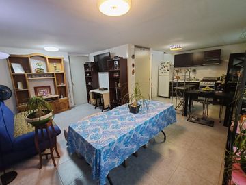 PRECIOSA CASA A UN COSTADO DE PLAZA ZAPAMUNDI Y AZTECA ESTUDIOS