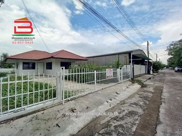 บ้านเดี่ยว หมู่บ้าน พรธิสาร 6 (เลียบคลอง 7) เนื้อที่ 50 ตรว.ใกล้ดูโฮมรังสิต คลอง 7 ถนนรังสิต-นครนายก ตำบลบึงบอนใต้ อำเภอหนองเสือ จังหวัดปทุมธานี