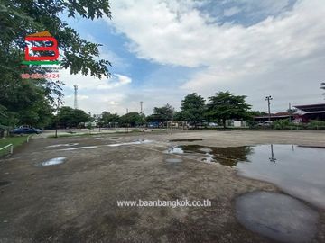 บ้านเดี่ยว หมู่บ้าน พรธิสาร 6 (เลียบคลอง 7) เนื้อที่ 50 ตรว.ใกล้ดูโฮมรังสิต คลอง 7 ถนนรังสิต-นครนายก ตำบลบึงบอนใต้ อำเภอหนองเสือ จังหวัดปทุมธานี