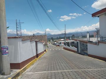 TERRENO EN VENTA ASCÁZUBI – CAYAMBE 2.880 M2