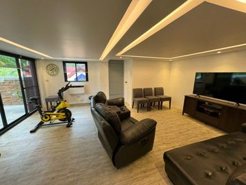 5BR House and Lot For Sale - Meadowood Executive Village, Cavite