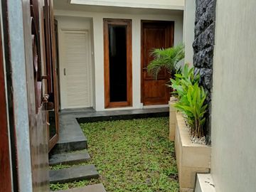 RUMAH CANTIK DEKAT ARTOS MALL MAGELANG