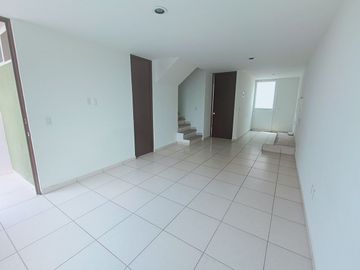 CASA EN CONDO CON ALBERCA EN TZOMPANTLE, CUERNAVACA