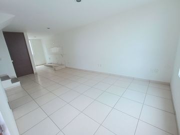 CASA EN CONDO CON ALBERCA EN TZOMPANTLE, CUERNAVACA