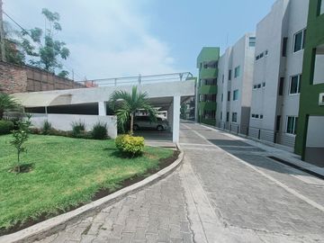 CASA EN CONDO CON ALBERCA EN TZOMPANTLE, CUERNAVACA