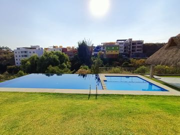 CASA EN CONDO CON ALBERCA EN TZOMPANTLE, CUERNAVACA