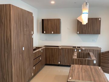 Venta de casa con 4 recamaras y roof garden en Lomas de Juriquilla