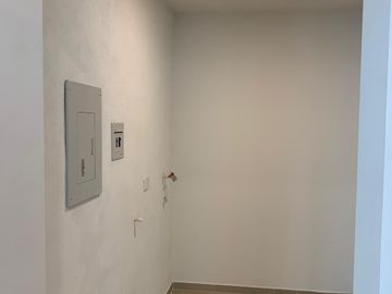 Venta de casa con 4 recamaras y roof garden en Lomas de Juriquilla