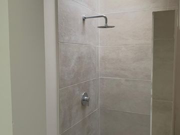Venta de casa con 4 recamaras y roof garden en Lomas de Juriquilla