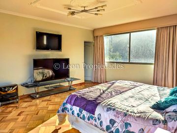 Leon Propiedades vende gran parcela con casa en Fundo Monterrey, Curacaví.