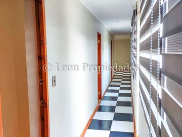 Leon Propiedades vende gran parcela con casa en Fundo Monterrey, Curacaví.