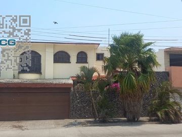 CASA EN VENTA CON EXCELENTE UBICACIÓN, EN FRACC.  VIRGINIA, BOCA DEL RÍO , VERACRUZ ✨