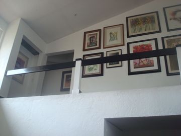 Excelente casa, gran jadín, seguriidad, amplios espacios