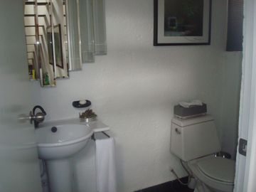 Excelente casa, gran jadín, seguriidad, amplios espacios