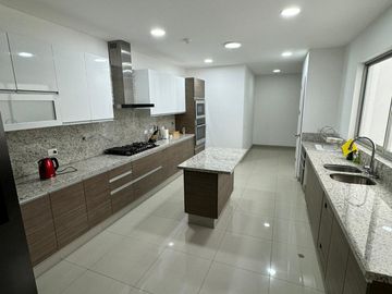 Pent - House en Prestigioso Condominio del Golf Los Incas - Santiago de Surco
