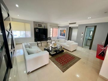 Apartamento en venta de 4 habitaciones con baño! Pisos de marmol. Alto Prado Barranquilla, Parque Rosado.