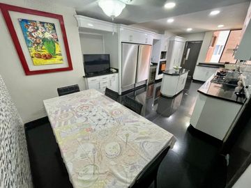 Apartamento en venta de 4 habitaciones con baño! Pisos de marmol. Alto Prado Barranquilla, Parque Rosado.
