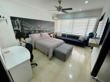 Apartamento en venta de 4 habitaciones con baño! Pisos de marmol. Alto Prado Barranquilla, Parque Rosado.