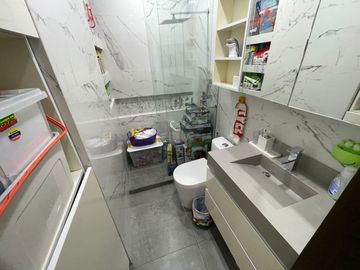 Apartamento en venta de 4 habitaciones con baño! Pisos de marmol. Alto Prado Barranquilla, Parque Rosado.