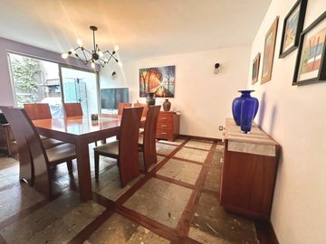 EXCLUSIVA CASA EN CONDOMINIO DE 3 NIVELES