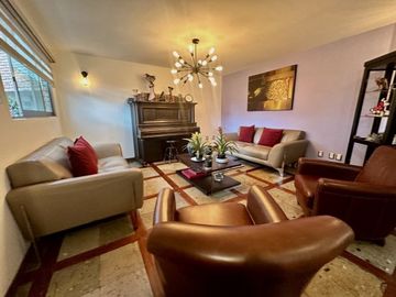 EXCLUSIVA CASA EN CONDOMINIO DE 3 NIVELES
