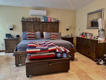 EXCLUSIVA CASA EN CONDOMINIO DE 3 NIVELES