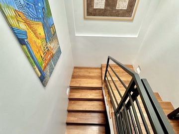 EXCLUSIVA CASA EN CONDOMINIO DE 3 NIVELES