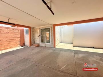CASA CON LOCALES VENTA ESQUINA GEOVILLAS LOS PINOS ZONA NORTE VERACRUZ