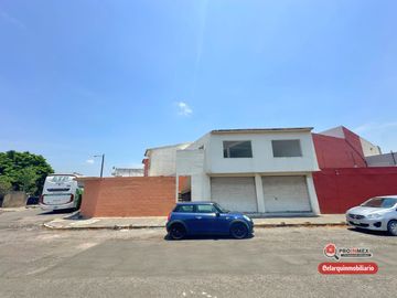 CASA CON LOCALES VENTA ESQUINA GEOVILLAS LOS PINOS ZONA NORTE VERACRUZ