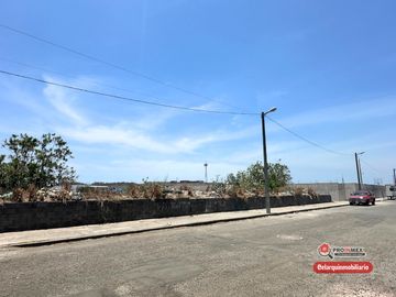 CASA CON LOCALES VENTA ESQUINA GEOVILLAS LOS PINOS ZONA NORTE VERACRUZ