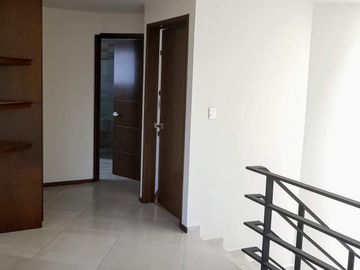 Excelente casa en VENTA zona plaza San diego en conjunto pequeño con seguridad cerca de periferico y forjadores.