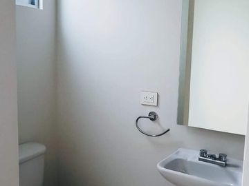 Excelente casa en VENTA zona plaza San diego en conjunto pequeño con seguridad cerca de periferico y forjadores.