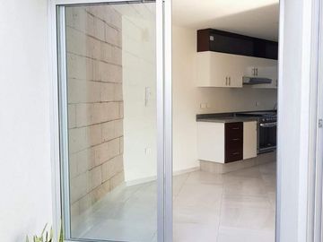 Excelente casa en VENTA zona plaza San diego en conjunto pequeño con seguridad cerca de periferico y forjadores.