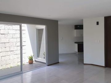 Excelente casa en VENTA zona plaza San diego en conjunto pequeño con seguridad cerca de periferico y forjadores.